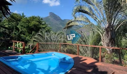 Casa em condomínio fechado com 7 quartos à venda na Estrela Dalva, Itanhangá, Rio de Janeiro, 370 m2 por R$ 900.000