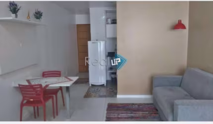Casa em condomínio fechado com 1 quarto à venda na Rua Sá Ferreira, Copacabana, Rio de Janeiro, 30 m2 por R$ 430.000