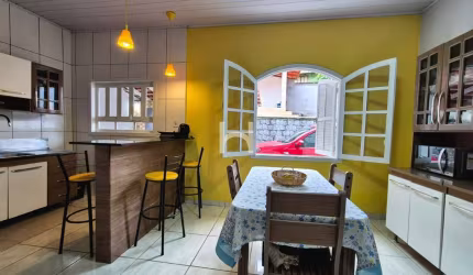Casa com 2 quartos à venda na Rua Teotônio Cunha, 260, João Costa, Joinville, 115 m2 por R$ 350.000