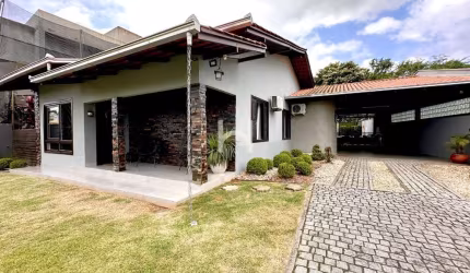 Casa com 3 quartos à venda na Rua Três Barras, 428, Saguaçu, Joinville, 191 m2 por R$ 1.399.000