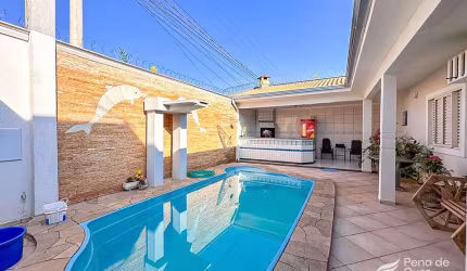 Casa com piscina à venda no bairro Boa Vista