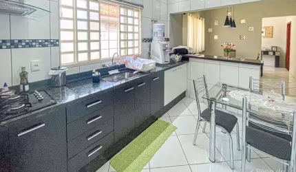 Casa 03 quartos com churrasqueira próxima ao Centro de Araçatuba