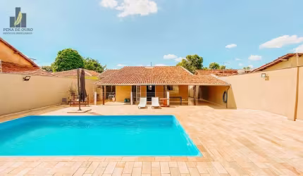 Casa no bairro Vila Mendonça com piscina