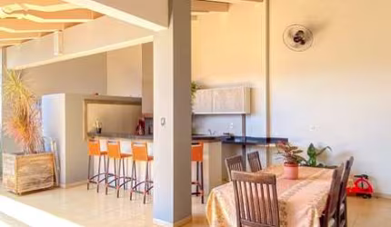 Casa com espaço gourmet no Parque Residencial Laluce II, Birigui/SP