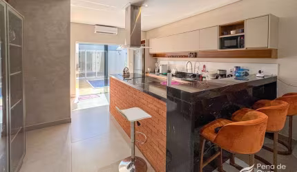 Casa com piscina à venda no condomínio Barcelona