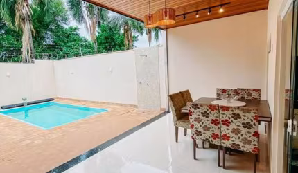 Casa no condomínio Mansour com piscina