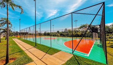 Terreno próximo da portaria no Condomínio Quinta do Ipê