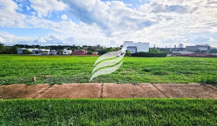 Terreno de 400 m² à venda no condomínio Royal Boulevard em Araçatuba
