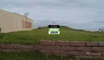 Terreno pé na areia, no centro, 300M² 12 X 25, raridade