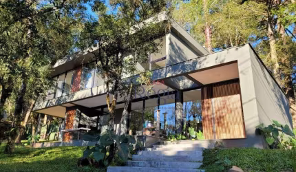 Casa com 3 dormitórios à venda, 330 m² por R$ 3.330.500 - Bosque Sinoserra - Canela/RS