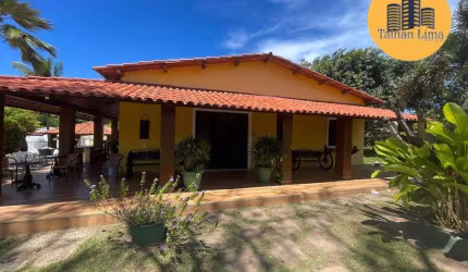 Sitio em Barra do Jacuipe, 3/4 sendo 2 suites, com piscina bem ampla e terreno com 2.765m²