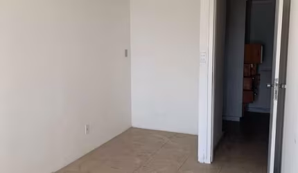 Sala Comercial localizado na  Av. Antônio Carlos Magalhães