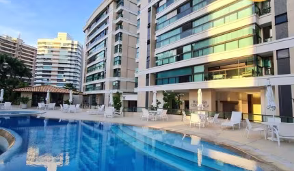 Apartamento em Alphaville, 3 suítes com closet e ampliado, reformado