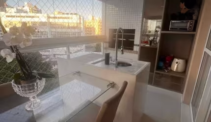 Apartamento em Alphaville, 3/4 sendo 2 suites, reformado, com 2 vagas