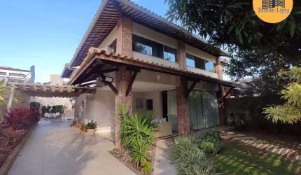 Casa Alto Padrão em Piatã, 4 suites, com 288m², reformada, dentro de condomínio com vaga