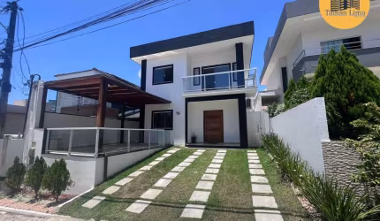 Casa Alto Padrão em Lauro de Freitas, 4/4 sendo 3 suites, reversivel, porteira fechada, decorada