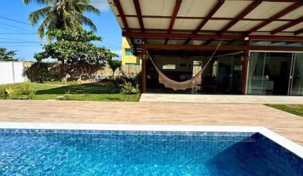 Casa Alto Padrão no condominio Aguas de sauipe, finamente decorada, com 3 amplas suites, proximo a praia, porteira fechada