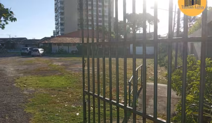 Terreno na orla de Salvador, proximo ao Parque de Pituaçu, frente Mar, com dois acessos, 3.000m²