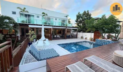Casa Alto Padrão em Busca Vida, toda reformada, com 4 suites, sendo a master com 2 banheiros e Closet, com 832m² e piscina