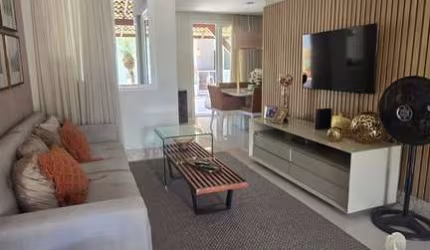 Casa Alto Padrão em Jaguaribe, proximo a praia, toda reformada, com 4/4 sendo 2 suites, com piscina privativa