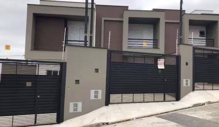 Casa com 2 quartos à venda na Rua Gabriel Nivers, 15, Jardim das Oliveiras, São Paulo por R$ 410.000