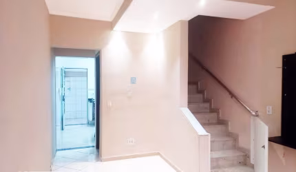 Casa em condomínio fechado com 2 quartos para alugar na do Direito, 137, Vila Rui Barbosa, São Paulo por R$ 2.000