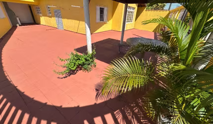 LOTE INTEIRO A 100 METROS DO MAR