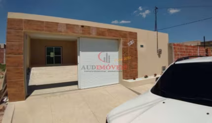 Casa à venda no Coaçu, Fortaleza  por R$ 345.000