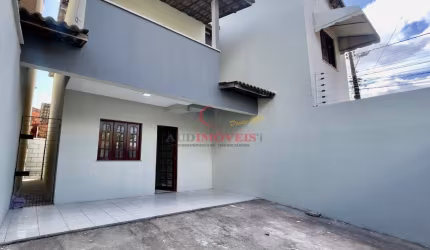 Casa duplex no bairro Arvoredo.