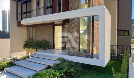 Casa em condomínio fechado com 4 quartos à venda na Avenida Hermógenes de Assis Feijó, 621, Barra, Balneário Camboriú por R$ 6.900.000