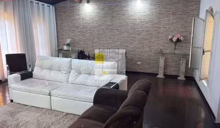 Casa com piscina estilo colonial, Vila Humaitá, Santo André - SP
