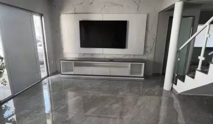 Casa com 3 quartos próxima ao West shopping; Casa na Estrada do Tingui