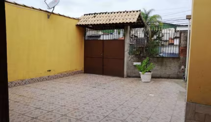 SÃO 4 (quatro) casas e 2 (duas) lojas! Tudo por R$ 400.000 mil reais!