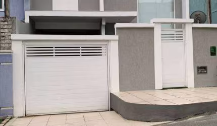 Casa de 3 quartos em condomínio; casa com 3 quartos na Estrada do Mendanha, Campo Grande RJ.