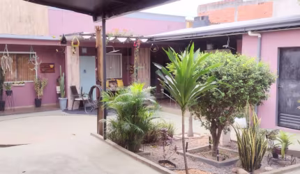 Casa Linear de 2 quartos com quintal e árvores frutíferas a 1km do Park shopping
