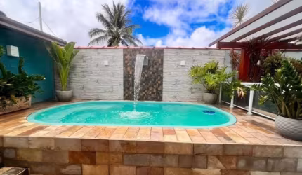 Casa dúplex  de 3 quartos com área gourmet e piscina! ( Aceito apartamento como parte de pagamento)