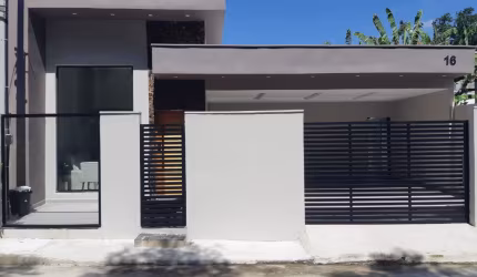 Casa contemporânea com piscina- condomínio fechado- Rio da Prata!!( Aceita permuta ) Contemporâneo ou life
