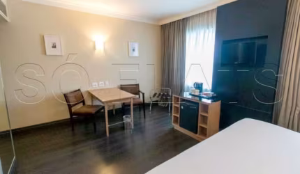 Flat Radisson Berrini para locação com 29m² contendo 1 dormitório e 1 vaga de garagem.