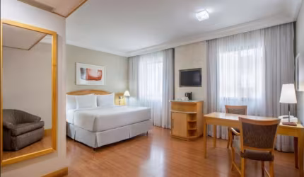 Apartamento totalmente mobiliado à venda em Higienópolis.