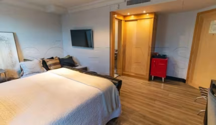 Flat em Higienopolis, fora do pool, reformado