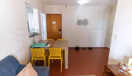 Flat no Brooklin com fácil acesso a Marginal Pinheiros, disponível à venda.