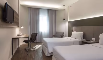 Lindo flat com serviços no Ibirapuera.