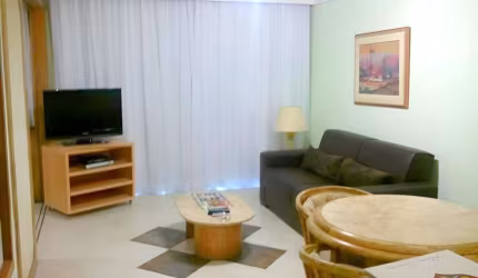 Flat nos Jardins, a 2 quadras da Paulista, próximo ao metro Consolação e hospital das Clinicas