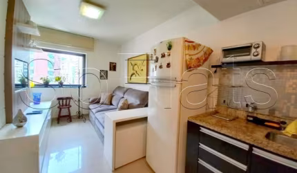 Flat no Le Premier com 28m², 1 dormitório e 1 vaga de garagem, disponível para locação.