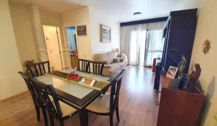 Apto para locação mobiliado com  2 excelentes dormitórios, andar alto, sala e suíte avarandadas.