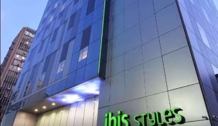 Flat Ibis, no centro de São Paulo, no pool p ara investimento