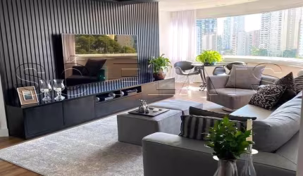 Exclusivo apartamento a 150 m do Metro Campo Belo