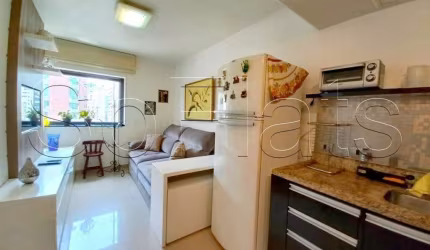 Apto no Le Premier com 28m², 1 dormitório e 1 vaga de garagem, disponível para locação.