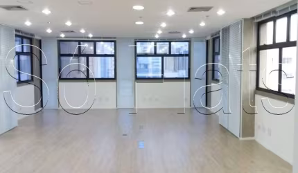 Condomínio Edifício City First, sala comercial contendo 82m² e 2 vagas de garagem.