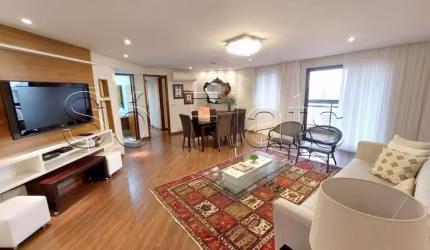 Flat com 3 dormitório de alto padrão em Moema com 120m², serviços, concierge, segurança  24 horas.